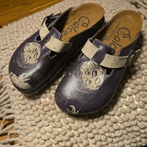 Womens Navy Astronaut Slip-On Clogs with Cream Strap